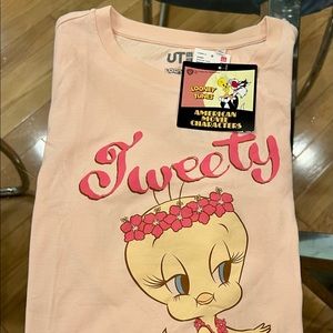 NWT Uniqlo Tweety Graphic Short Sleeve T-Shirt